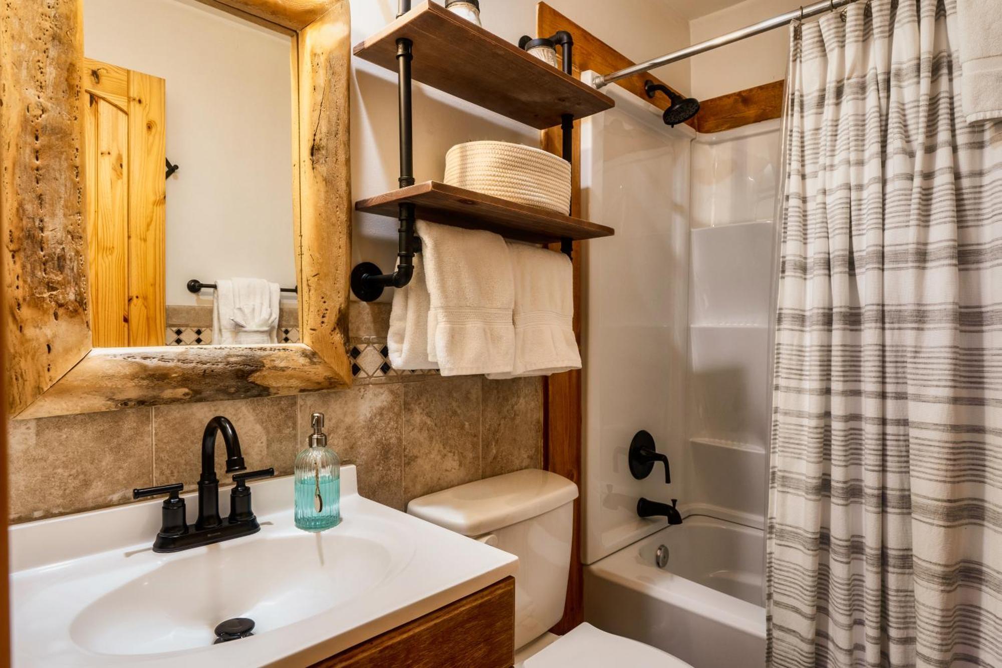3-MasterSuites-GorgeousViews-GameRm-HotTub-Gburg7min-Ober5min-Bears! Gatlinburg Exterior foto
