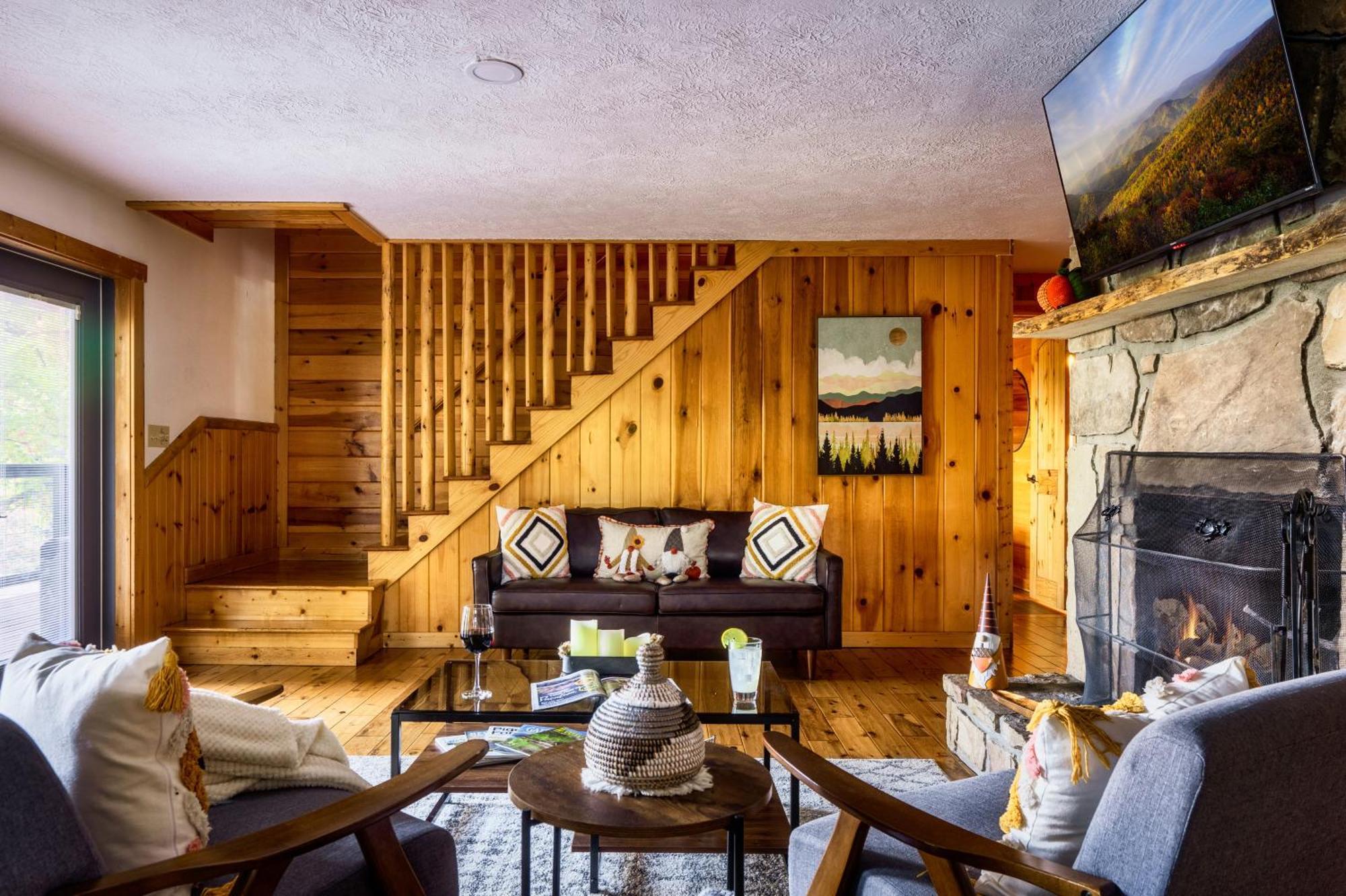 3-MasterSuites-GorgeousViews-GameRm-HotTub-Gburg7min-Ober5min-Bears! Gatlinburg Exterior foto