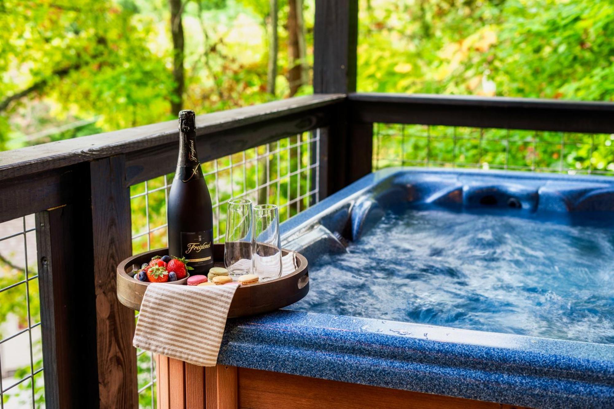 3-MasterSuites-GorgeousViews-GameRm-HotTub-Gburg7min-Ober5min-Bears! Gatlinburg Exterior foto