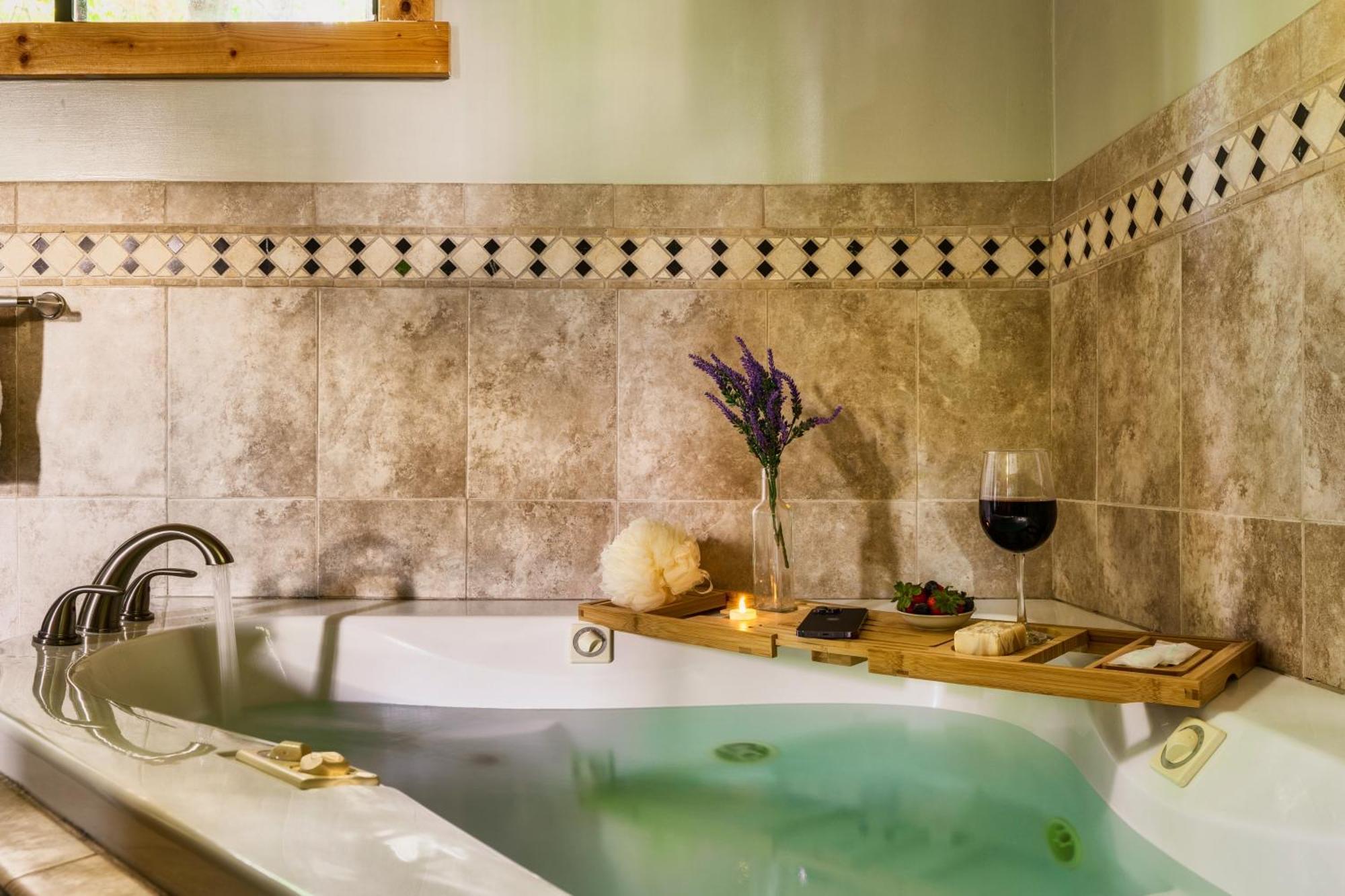3-MasterSuites-GorgeousViews-GameRm-HotTub-Gburg7min-Ober5min-Bears! Gatlinburg Exterior foto